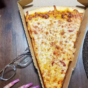 Cheese pizza