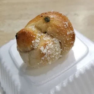 The best garlic knots!