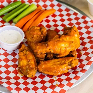 WINGS:
Side of celery &amp; carrots. 
Choice of Dressing: Ranch, Blue Cheese.
Choice of Sauce: Barbecue, Buffalo