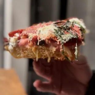 Destroy vs Everybody slice (one bite, everybody knows the rules)