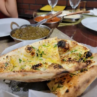 Garlic naan