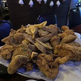 9 piece fried 9 Piece Chicken and 25 Wedges