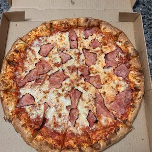 XL ham pizza