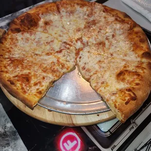 Cheese pizza