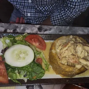 Green mofongo with chicken