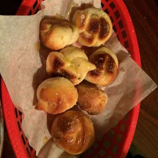 Garlic knots