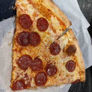 Pepperoni pizza