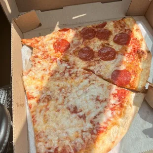 2 Slices of NY Pizza with 1 Topping and Fountain Soda