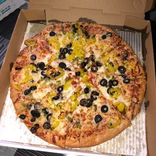 Medium veggie pizza