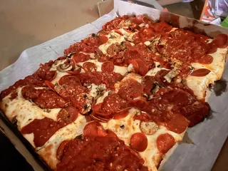 Farmers Barn Pizzeria