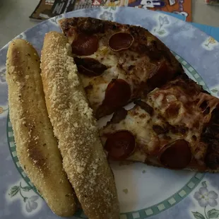 Pizza &amp; breadsticks