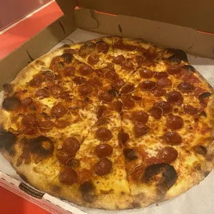 Pepperoni pizza 16&quot; Large