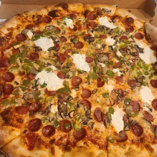 &quot;Ginormous&quot; pizza