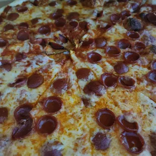 20&quot; Pepperoni pizza