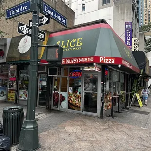 the outside of a restaurant