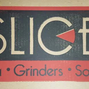 Within this box is a Hawaiian pizza. Even if you can't finish it no fear, because leftover it is still good.