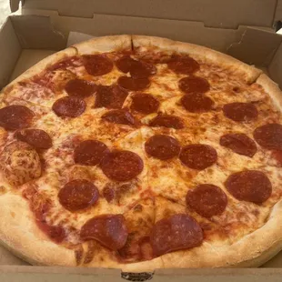 Small pepperoni pizza