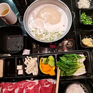 My set up!! Nom noms!