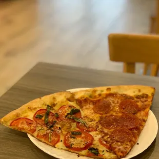 Garlic Tomato Basil Pizza