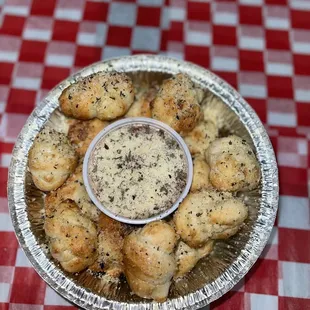 Garlic knots