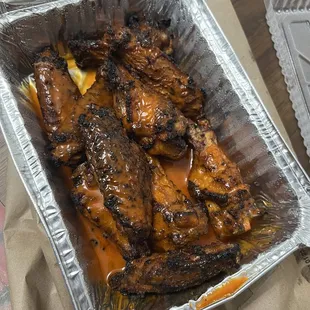 Burns wings and thin slices , parmesan cheese in some slices ... would not recommend it.