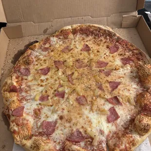 What&apos;s in this photo? Certainly not toppings.