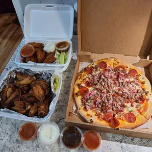 Naked and breaded wings... Meat lovers.