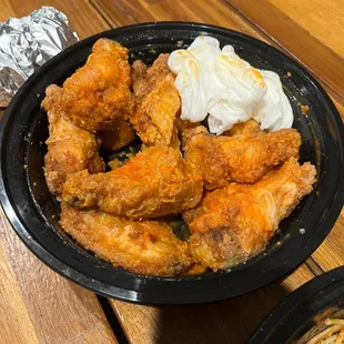 Wet, soggy, sauce less (we addd our own) wings