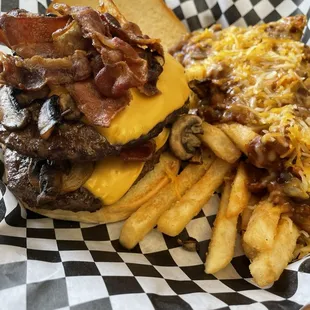 Big messy chili fries