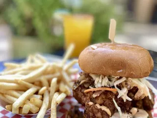 Hella Good Burger