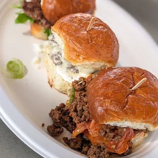 Fig &amp; Goat Cheese, Truffle Mushroom, and Korean Sloppy Joe | Instagram: @telephonesmoothie