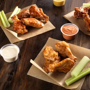 food, chicken wings and fried chicken