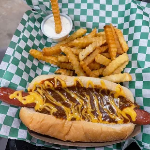 Chilli cheese dog