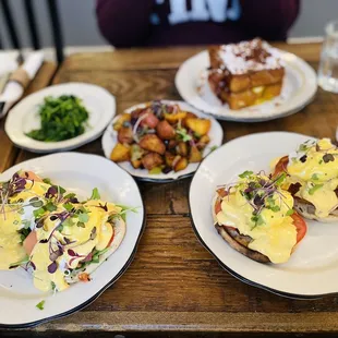 Salmon Egg Benedict Bacon Ham and Eggs Benedict FRENCH TOAST Spinach Salad Home Fries