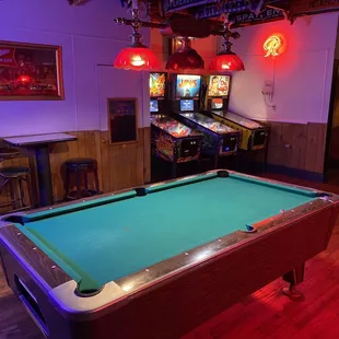 Slim's Cocktail Bar & Restaurant