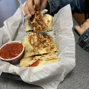 Pizzadilla