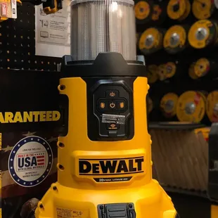 Dewalt power tool 20V max corded/cordless Bluetooth LED large area light kit