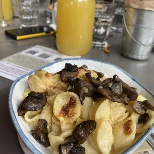 Mushroom mac n cheese