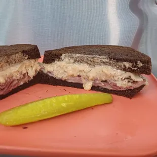 This is that same bad azz Ruben was one of them crunchy dill pickles
