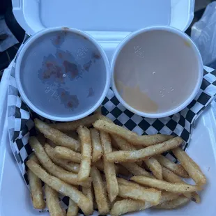 To go order The fries are good I&apos;m disappointed in the amount one hand full of fries I have more chilli and cheese than I do fries