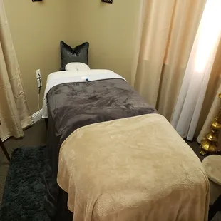 Very clean and professional...(with a chocolate treat!)