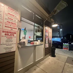 Order walk up counter