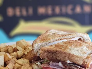 Chukis Deli Mexicano