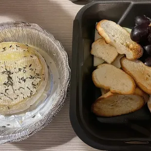 Savory wagon wheel- grapes and apple slices were very fresh, juicy and flavorful