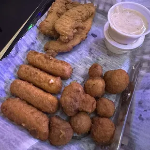 Appetizer sampler