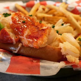 Connecticut Style Lobster Roll
