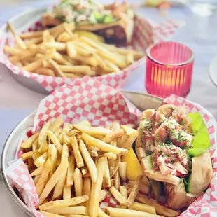 Connecticut-Style Roll - Regular w/fries