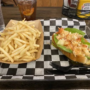 Lobster roll