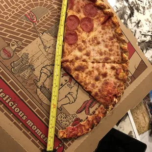 Our 16" pizza that measures 15" 🤦‍♂️️. Didn't take a picture before we ate most of it - never occurred to me they wouldn't make it right.