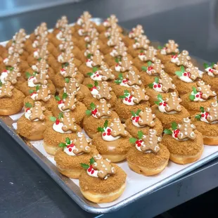 Gingerbread Mini Doughnuts: Holiday Mini Doughnuts